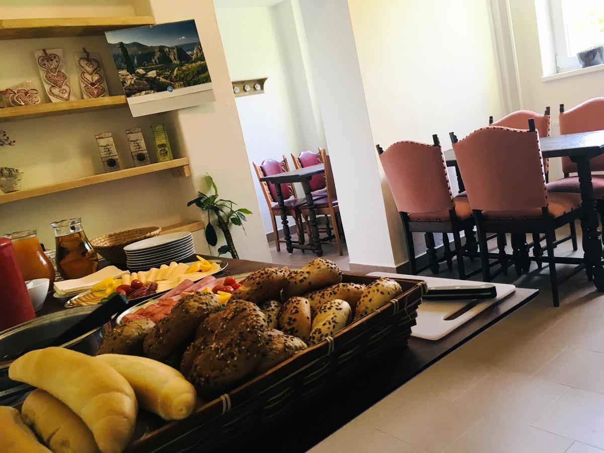 Penzion Anareta Frydek-Mistek Bagian luar foto