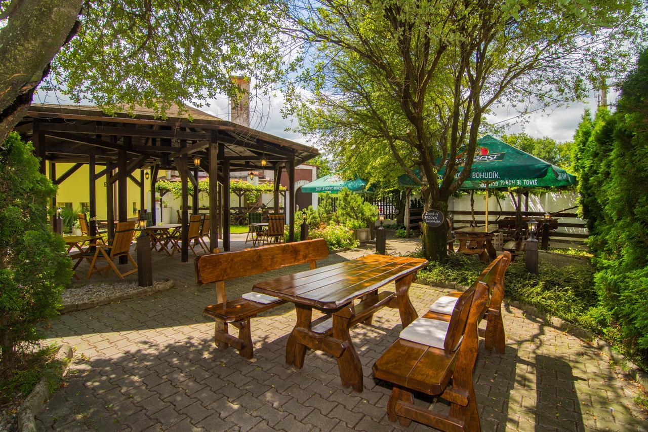 Penzion Anareta Frydek-Mistek Bagian luar foto